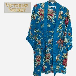 ✨ Victoria’s Secret GOLD LABEL Silk Vintage 1990s Robe ✨